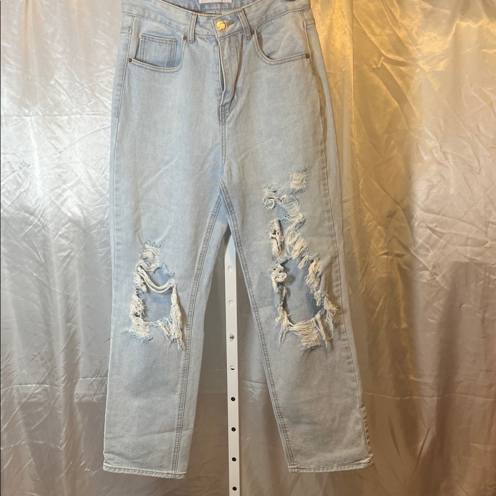 Trendy Distressed Women's Cropped Jeans in Light Blue
